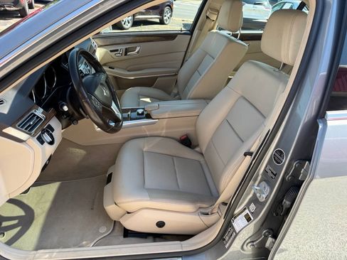 Used 2014 Mercedes-Benz E 350 4MATIC Sedan image 7