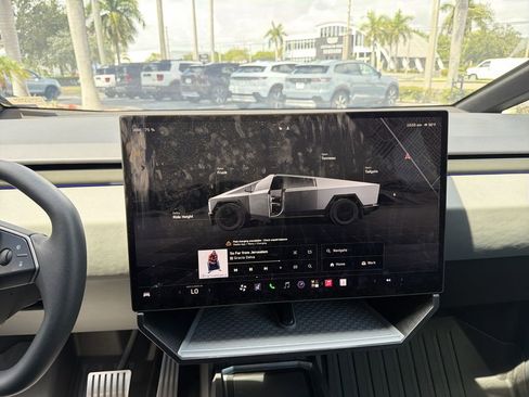 Used 2025 Tesla Cybertruck AWD Crew Cab image 23