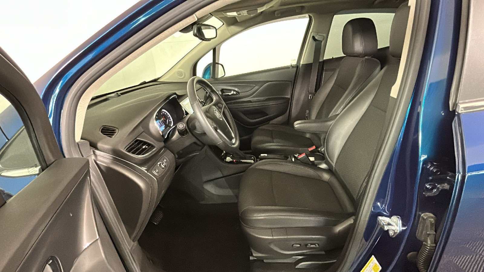 Used 2019 Buick Encore Sport Touring FWD image 14