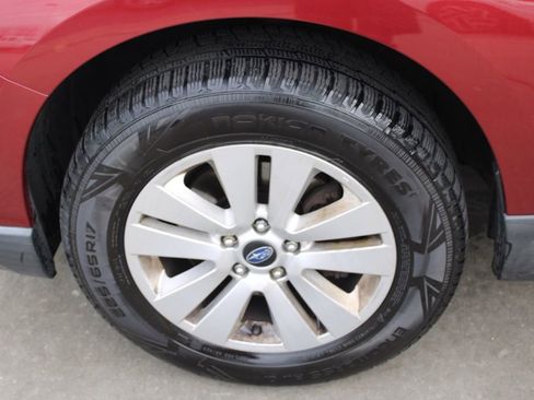 Used 2017 Subaru Outback 2.5i Premium image 13