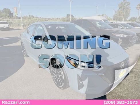Used 2024 Nissan Sentra SR FWD image 1