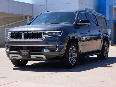 Used 2024 Jeep Wagoneer L Series II w/ Flexible Seating Group image 8