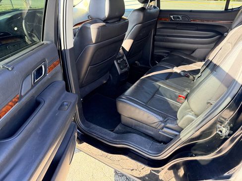 Used 2018 Lincoln MKT AWD w/ Technology Package image 16