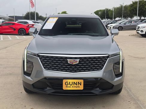 Used 2025 Cadillac XT4 Premium Luxury FWD image 8