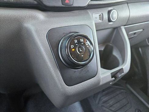 Used 2023 Ford E-Transit Medium Roof image 12