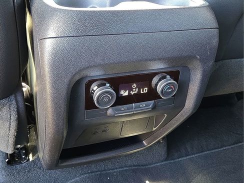 Used 2025 Buick Enclave Preferred image 16