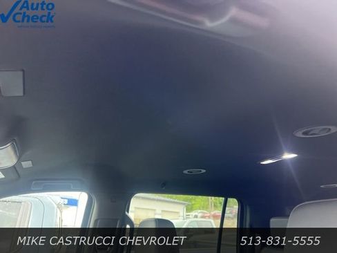 Used 2025 Chevrolet Suburban LT AWD/4WD image 11
