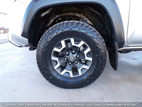 Used 2020 Toyota Tacoma TRD Off-Road image 49
