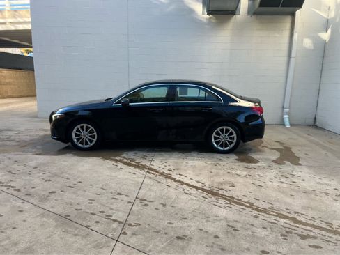 Used 2019 Mercedes-Benz A 220 image 1