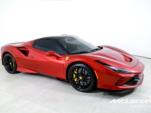 Used 2022 Ferrari F8 Tributo image 3