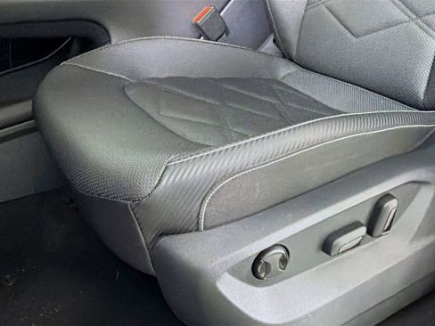 Used 2025 Volkswagen Atlas Cross Sport SE image 23