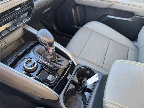 Used 2024 Chevrolet Colorado ZR2 w/ ZR2 Convenience Package III image 16