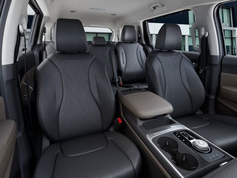 New 2026 Kia Carnival EX image 16