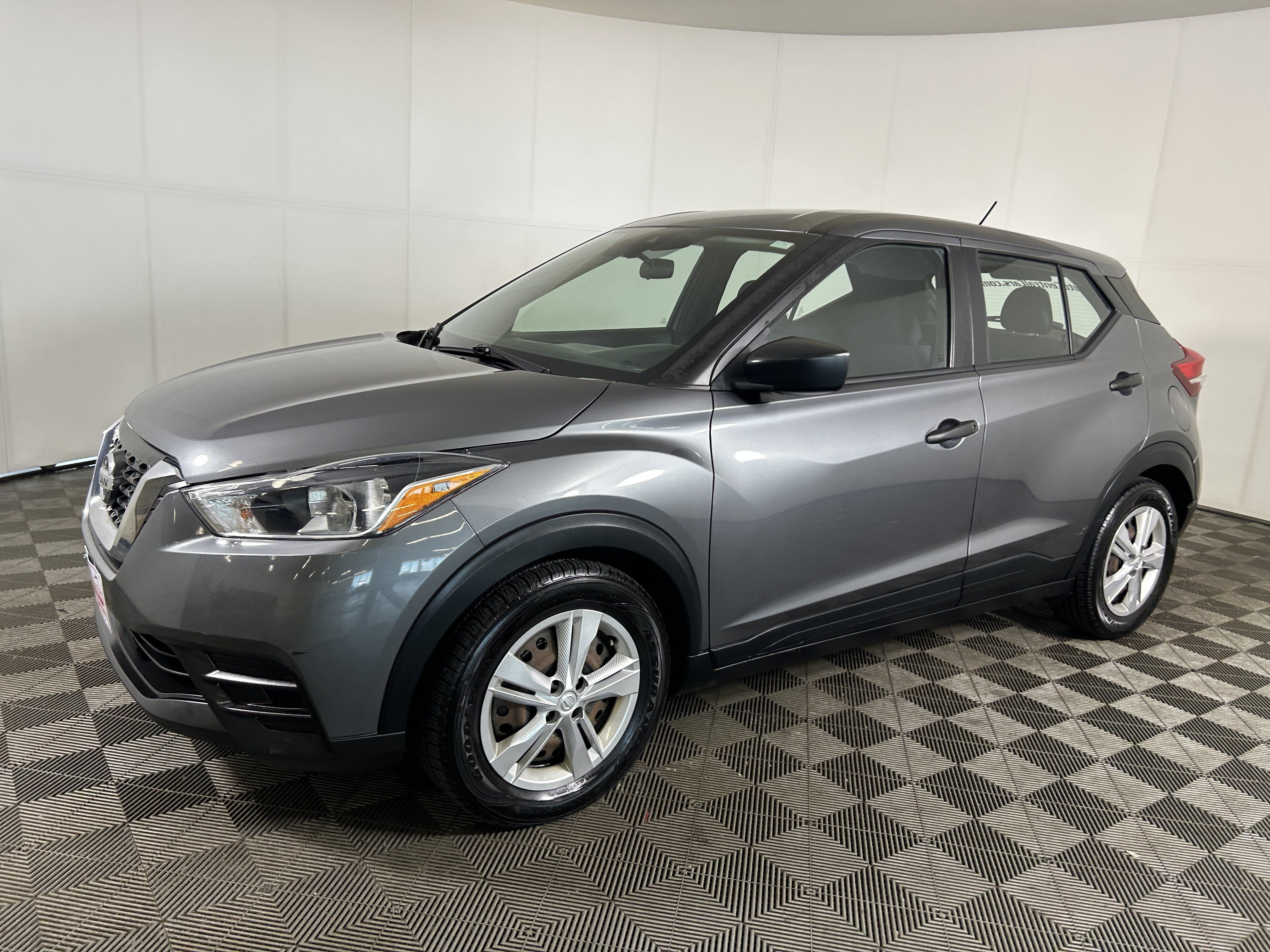 Used 2020 Nissan Kicks S FWD image 1