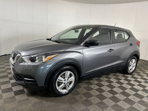 Used 2020 Nissan Kicks S FWD image 1