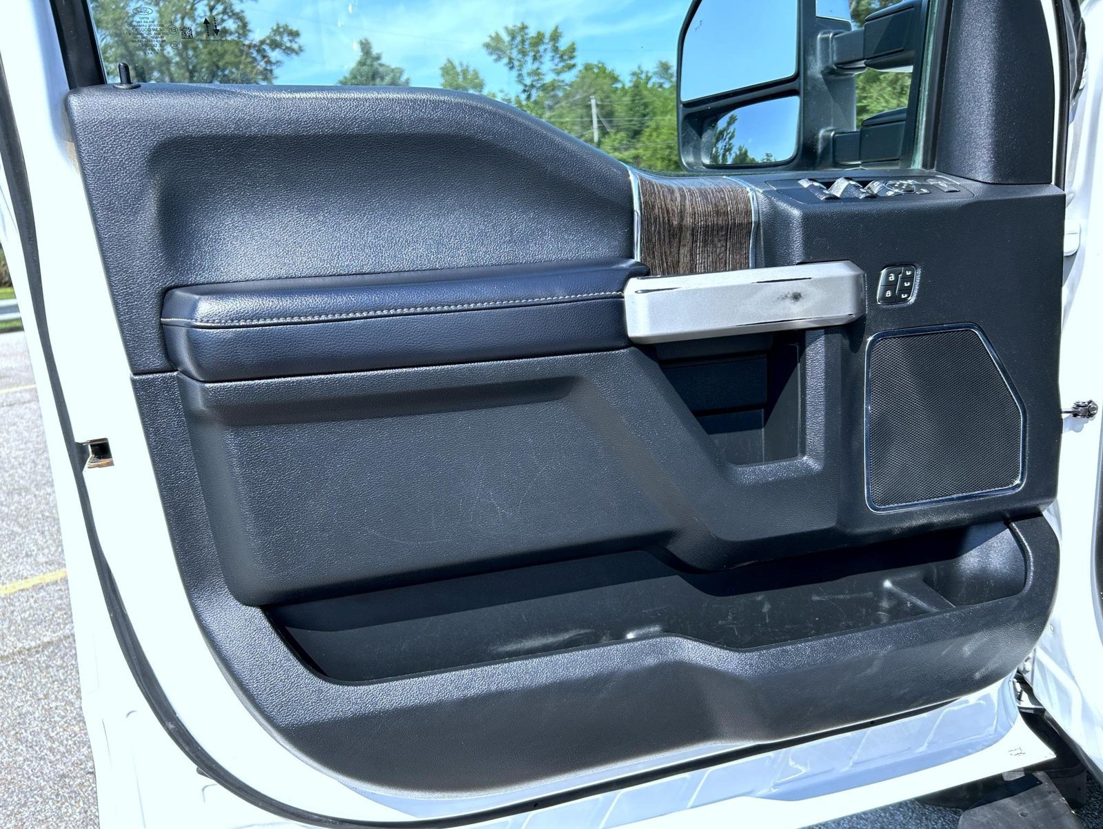 Used 2021 Ford F350 4x4 Crew Cab Super Duty image 9