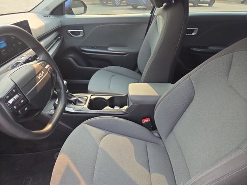 Used 2025 Kia K4 FWD image 9