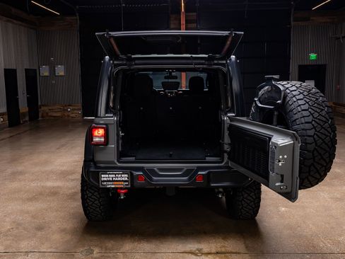 Used 2021 Jeep Wrangler Unlimited Rubicon AWD/4WD image 9