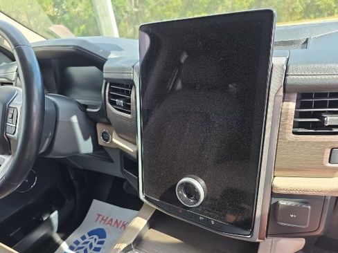 Certified 2022 Ford Expedition Limited image 4