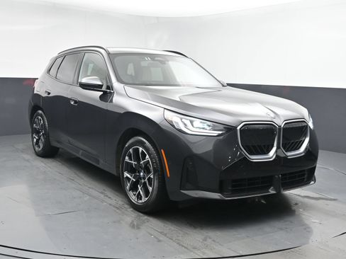 Used 2025 BMW X3 xDrive30i AWD/4WD image 2