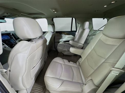 Used 2018 Cadillac Escalade Luxury w/ LPO, Radiant Package image 26