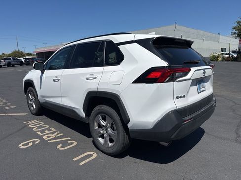 Used 2025 Toyota RAV4 XLE AWD/4WD image 5