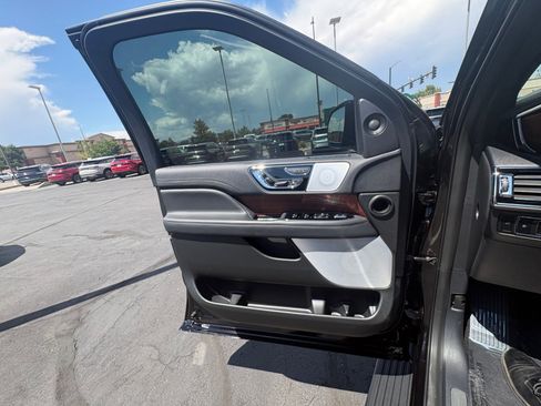 Certified 2024 Lincoln Navigator L Reserve AWD/4WD image 17