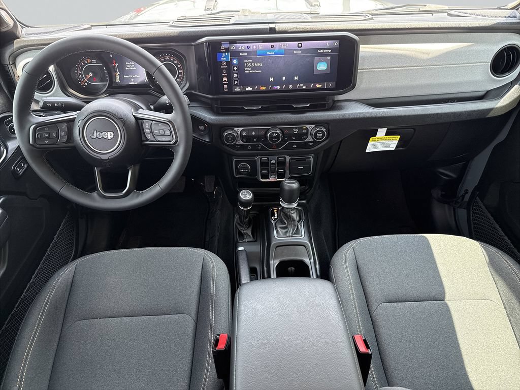 Used 2025 Jeep Gladiator Sport AWD/4WD image 10