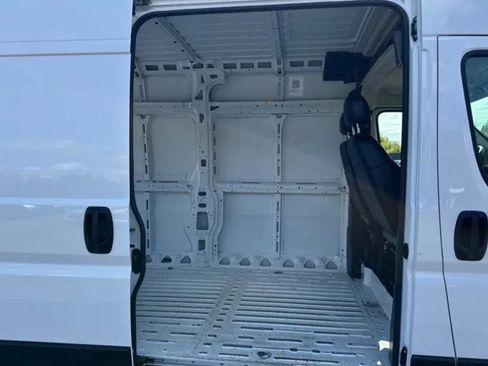 Used 2023 RAM ProMaster 2500 image 9