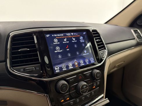 Used 2019 Jeep Grand Cherokee Limited AWD/4WD image 25