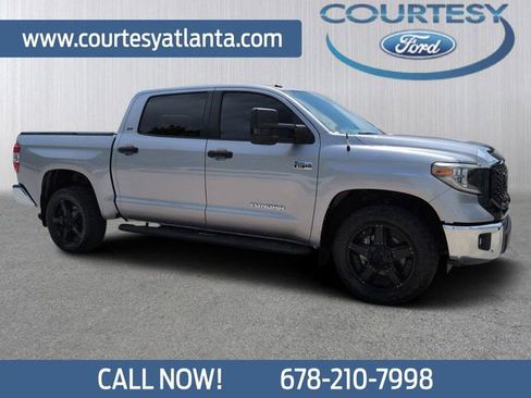Used 2018 Toyota Tundra SR5 w/ SR5 Upgrade Package RWD image 1