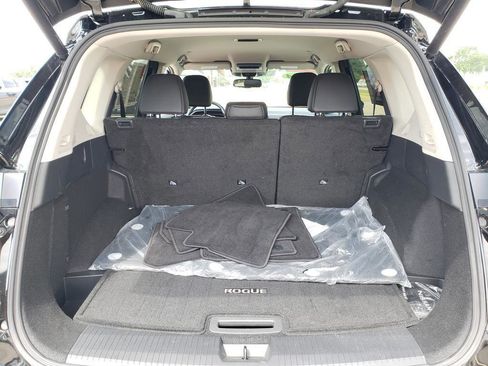 Certified 2024 Nissan Rogue SL image 7