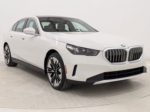 New 2026 BMW 530i xDrive w/ Premium Package AWD/4WD image 7