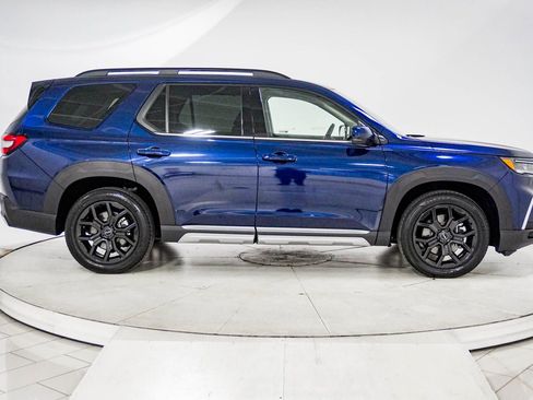 Certified 2025 Honda Pilot Touring image 12