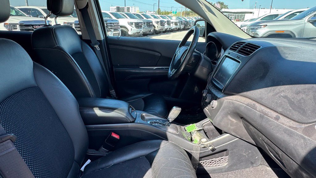 Used 2017 Dodge Journey Crossroad w/ Popular Equipment Group FWD image 10