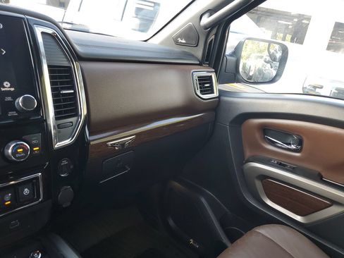 Used 2023 Nissan Titan Platinum Reserve w/ Moonroof Package AWD/4WD image 28