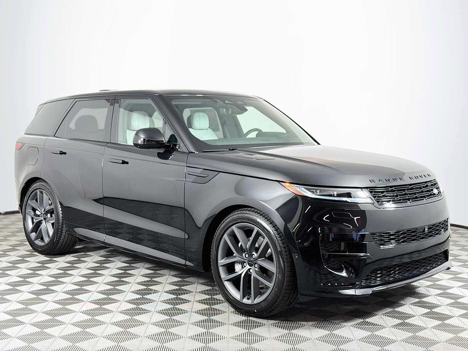 New 2027 Land Rover Range Rover Sport Dynamic SE AWD/4WD image 3