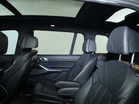 Used 2023 BMW X7 xDrive40i w/ M Sport Package AWD/4WD image 19