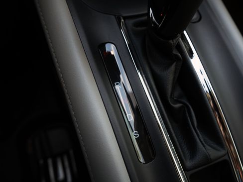 Used 2021 Honda HR-V EX-L image 31