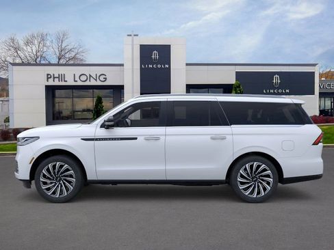New 2025 Lincoln Navigator L Black Label image 3