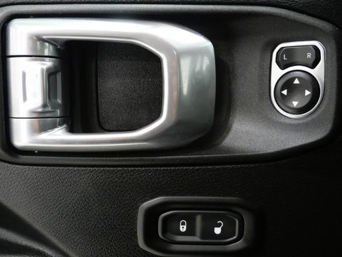 Used 2021 Jeep Wrangler Unlimited Sport AWD/4WD image 13