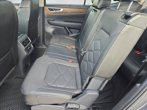 Used 2024 Volkswagen Atlas SE FWD image 18