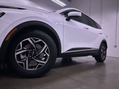 Used 2025 Kia Sportage LX image 27