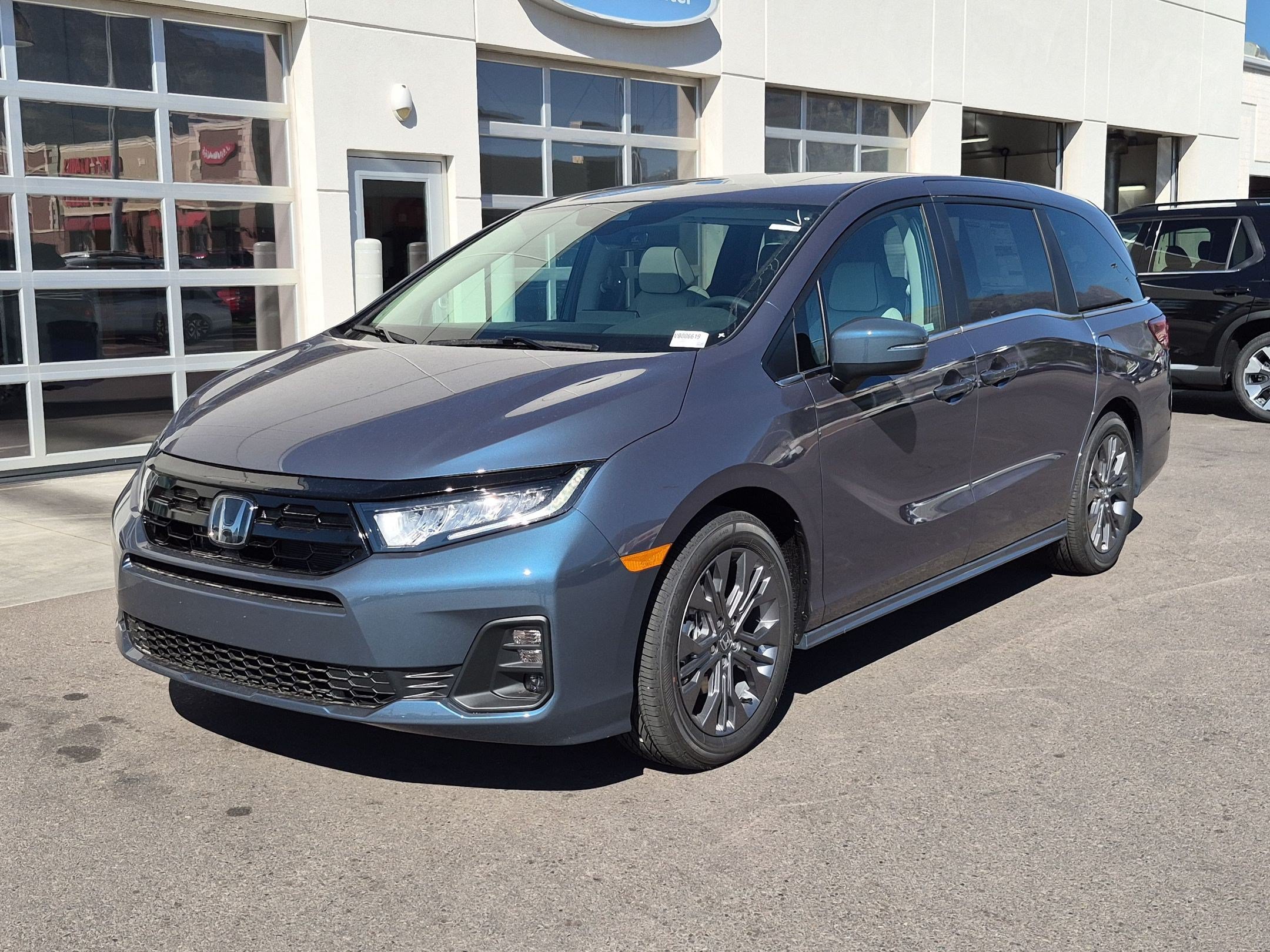 New 2027 Honda Odyssey Touring image 9