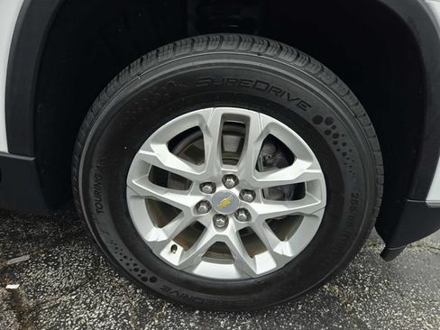 Used 2020 Chevrolet Traverse LT FWD image 15