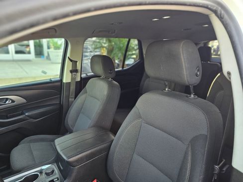 Used 2020 Chevrolet Traverse LT image 20