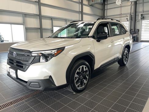 Used 2025 Subaru Forester image 4