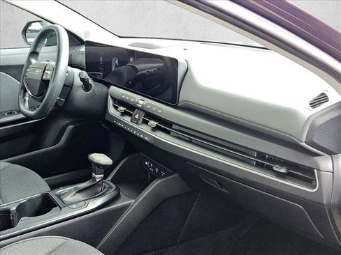 Used 2025 Kia K4 FWD image 14