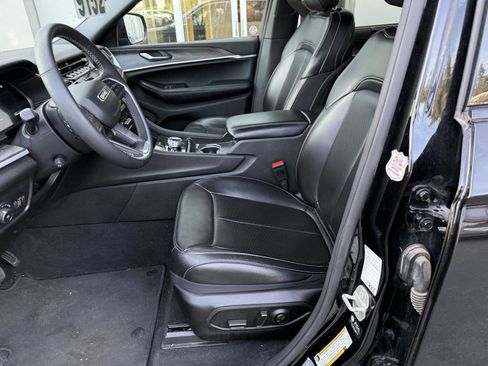 Used 2024 Jeep Grand Cherokee L Limited w/ Luxury Tech Group II image 11