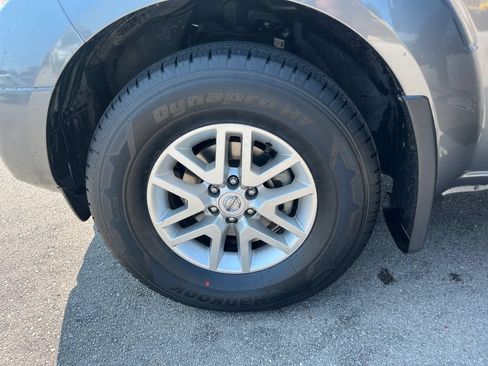 Used 2020 Nissan Frontier SV RWD image 28